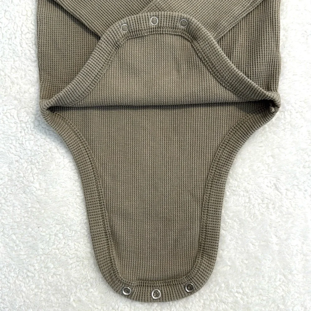 3/$15 🌸 Old Navy Unisex Long Sleeve Thermal Knit Henley Bodysuit Birch Leaf